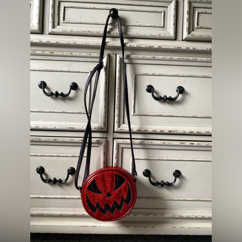 Love, Pain & Stitches mini Red Glitter Halloween Pumpkin Bag - Picture 2 of 11
